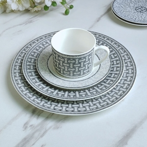 Venta al por mayor de utensilios de cocina, vajilla de lujo, juego de cena de mosaico, juego de vajilla, gris, Royal Western, cerámica, hueso, China, 58 Uds. - Product Image 4