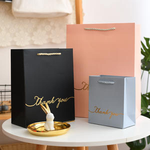 Bolsas de papel Kraft blancas elegantes con impresión personalizada para bodas, asas de embalaje de papel de aluminio caliente para regalos, compras personalizadas con su propio logotipo - Product Image 3