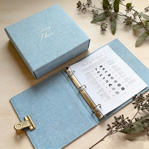 Carnet de planification de mariage personnalisé et organiseur en lin, <span class=keywords><strong>cadeau</strong></span> de fiançailles pour les couples nouvellement fiancés avec boîte de rangement à pochette - Product Image 3