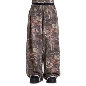 ราคาขายส่ง กางเกงจ็อกเกอร์ลายพรางวูดแลนด์ทรงหลวมใส่สบาย สไตล์ลำลองแฟชั่นสำหรับทุกเพศ พิมพ์โลโก้ได้ตามต้องการ - Product Image 1