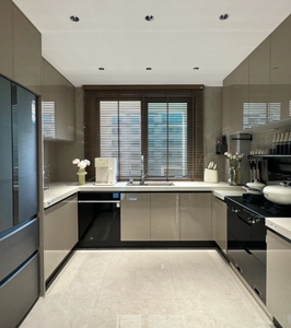 CBMMart-Armoire de cuisine affleurante en MDF avec finition laquée, meubles sur mesure pour villa, nouvelle collection 2025 - Product Image 3