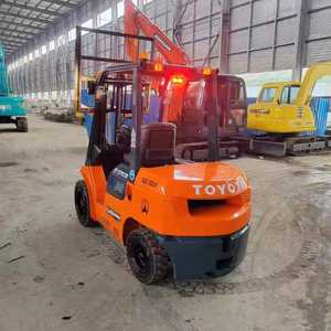 בשימוש <span class=keywords><strong>3</strong></span> טון 35 toyota מלגזה מקורי יפן <span class=keywords><strong>tcm</strong></span> לעשות עם מנוע הילוכים מנוע במלאי עבור תעשיות בנייה חקלאית - Product Image 3