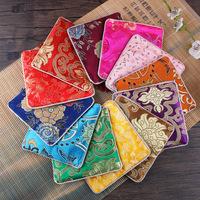 Pochette à bijoux en brocart brodé avec fermeture éclair, sac cadeau en soie avec pompon pour le rangement de colliers et bagues, vente en gros