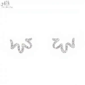 Pendientes de Oro Blanco Sólido de 18K con Diamantes Naturales Reales, Joyería de Líneas Curvas de Calidad Excepcional, Pendientes Delicados y Brillantes - Product Image 2