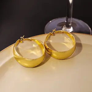 Europe And The United States Widened Curved Stainless Steel Earrings 18K Gold Earrings Personality Trend Earrings Women