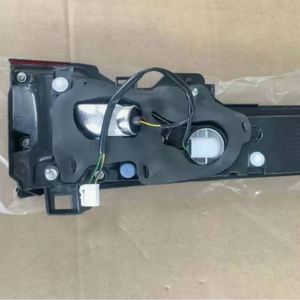 Lente Transparente para Faro Trasero de Mitsubishi 23 Outlander, Nueva (Plana) L 221120AR 221121A - Product Image 3