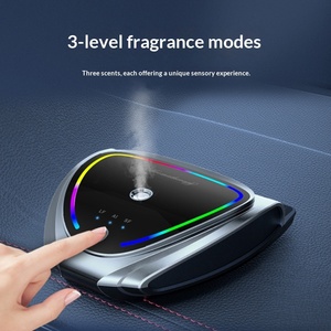 Ambientador Metálico para Coche con Molde Privado Patentado por Amazon, Rociador Automático, Señal de Estacionamiento con Energía <span class=keywords><strong>Solar</strong></span>, Luz Ambiental y Fragancia - Product Image 3