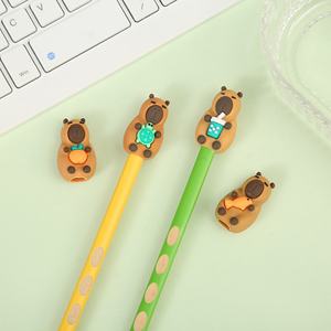 Vente en gros de protège-stylos en PVC souple personnalisés, avec image de poupée de dessin animé, accessoires de papeterie pour l'école primaire, embouts de crayon en plastique - Product Image 4