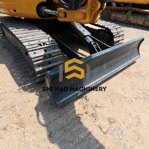 รถขุดไฮดรอลิกตีนตะขาบ Caterpillar 303.5ECR คุณภาพสูง ขนาด 3 ตัน กำลังมอเตอร์ 23.6 กิโลวัตต์ เหมาะสำหรับงานเกษตรกรรม งานจัดสวน และงานก่อสร้างที่อยู่อาศัย - Product Image 4