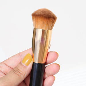 Pinceau à fond de teint ovale, doux et portable, manche en ABS, mini pinceau à poudre pour les voyages et les débutants - Product Image 1