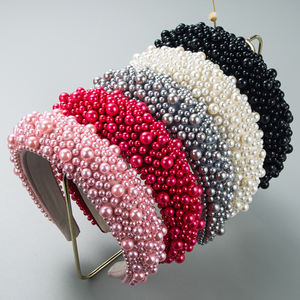 عصابة رأس فاخرة جديدة لعام <span class=keywords><strong>2026</strong></span> مزينة باللؤلؤ للنساء الأنيقات، إكسسوار شعر عصري بتصميم كلاسيكي مرصع باللؤلؤ للفتيات - Product Image 1