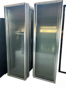 Porte en verre de réfrigération à haute transmission, panneau trempé transparent pour armoires de restauration avec performance de maintien au froid stable - Product Image 6