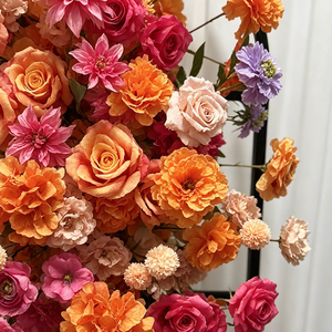 Arreglo Floral de Flores de Colores Intensos Naranja y Rosa Intenso para Decoración de Eventos y Fiestas - Product Image 3