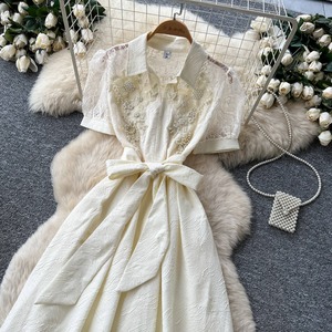 Robe de soirée élégante en dentelle avec ceinture à nouer, coupe trapèze, pour femme, garantie qualité. - Product Image 3