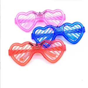 Lunettes Led à obturateur de cœur, fonctionnement à piles, éclairage pour fête, cadeaux de saint-valentin