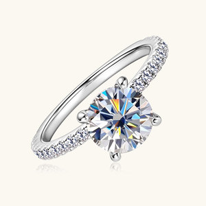 Anillo de Compromiso Clásico de Plata de Ley 925 con Moissanita de Talla Redonda de 2 CT, 8 mm, Color D, VVS, y Halo Oculto Sencillo para Mujer - Product Image 3