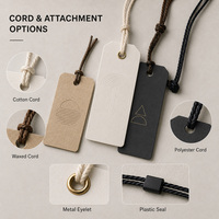 Étiquettes suspendues personnalisées en papier avec logo de marque imprimé sur mesure, fabrication OEM ODM, étiquettes suspendues pour vêtements et accessoires.