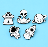 Pins en émail personnalisés Anime, badges en métal en alliage de zinc, fabrication en gros, mignons, émail souple ou dur, pour revers et sacs avec logo