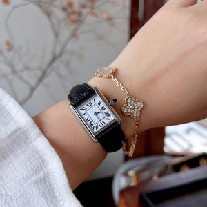 Montre pour femme rétro carrée, boîtier en acier inoxydable, cadran en cristal saphir, résistance à l'eau 30 m, bracelet en cuir PU, montre simple pour les affaires - Product Image 1