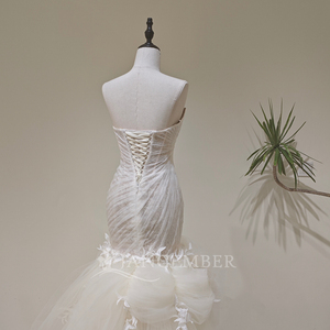 LY163 Belle robe de mariée sirène en tulle avec fleurs 3D - Product Image 4