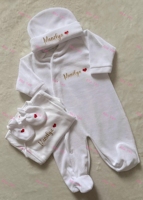 Vente en Gros : Vêtements Nouveau-Né Automne-Hiver, Pyjamas en Velours, Bonnet, Bavoir, Gants, Tenue de Naissance Personnalisée pour Bébé, Ensemble Grenouillère