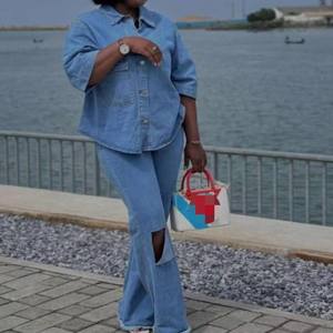 Nouvel ensemble 2 pièces décontracté en jean pour femme : haut à revers et pantalon déchiré tendance - Product Image 2