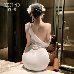 Mysterious Venus Sous-vêtements sexy pour femmes Exposed Chest Chain Swing Collar Hip Skirt avec Naked Back Flirting Suit - Product Image 5