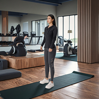 Ensemble solide de yoga de remise en forme logo personnalisé vêtements de sport veste trou décoration grande taille élastique serré court veste de loisirs pour les femmes