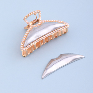 Nouvelle pince à cheveux grande taille en forme de requin, dorée, avec support solide en forme de cœur et fermoir à perles, style DIY Song Jin - Product Image 4