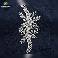 Applique en strass et perles en forme de feuille d'argent, cousue à la main, à coudre sur la robe de mariée pour la décoration