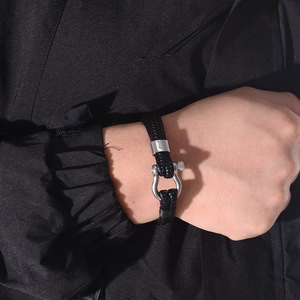 Pulsera de cuerda tejida a mano de Milán con hebilla de herradura de acero inoxidable, pulsera plateada para hombre, joyería de regalo. - Product Image 3