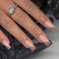 Prix de Gros Ongles à Presser Haute Qualité avec Colle, Ongles Artificiels Amande Coffin Pailletés Présentés en Boîte