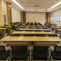 Table de formation pliante moderne avec design extensible, bureau et chaise combinés sur roulettes, structure métallique