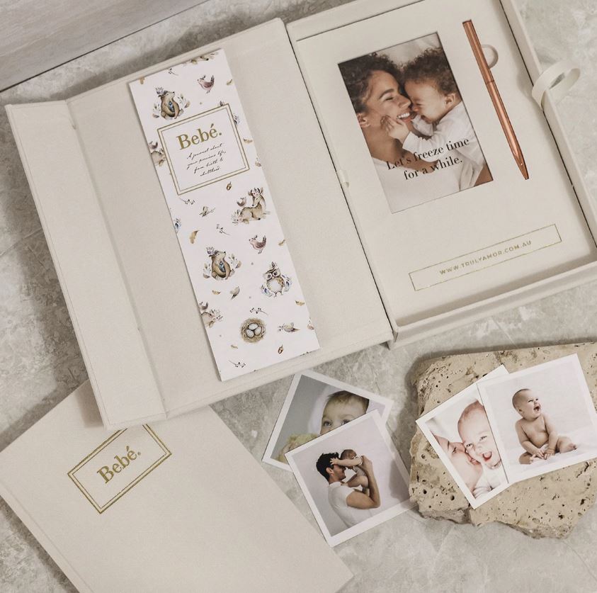 2025 Hot Selling Customised Printing Sewn Binding Baby First Year Memory Album Photo Journal Memory Books