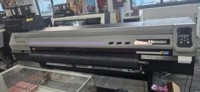 طابعة Mimaki UJV100-160 LED-UV نافثة للحبر عالية الجودة ومستعملة، أوتوماتيكية ومعالجة بالأشعة فوق البنفسجية من نوع لفة إلى لفة