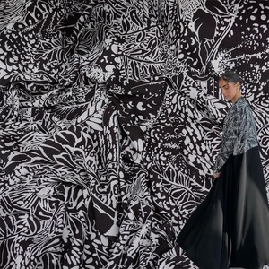 Tùy chỉnh thực hiện 120gsm 150cm 100% Polyester dệt vải màu đen và trắng ánh sáng Crepe voan in vải cho abaya - Product Image 1