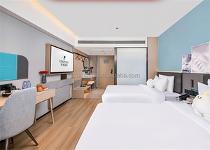 ชุดเครื่องนอนโรงแรมแบบกำหนดเองพร้อมโซฟา โต๊ะกาแฟ เตียงไม้ขนาดคิงไซส์ เฟอร์นิเจอร์ห้องพักสำหรับโครงการโรงแรมระดับ 3 ดาว - Product Image 4