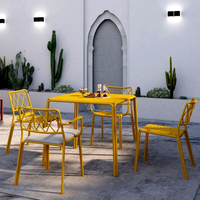 Ensemble de salle à manger d'extérieur en aluminium jaune vif, table et chaises résistantes aux intempéries pour café, jardin