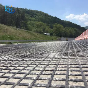 Geogrid Géogrille en fibre de verre cousue avec géotextile non tissé pour réduire les fissures réfléchissantes