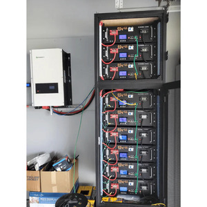 Kit de batterie au lithium empilable E G 4 LL-S 48V 30,72 kWh 30-40 kW 6 batteries pour serveur pré-assemblées avec porte fermée hybride - Product Image 3