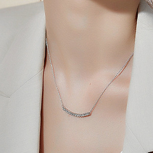 Collier simple en zircon étincelant avec motif sourire, serti griffe, en alliage de zinc, chaîne de clavicule, pour usage quotidien - Product Image 4
