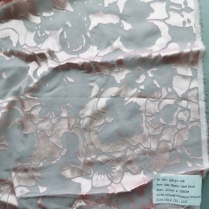 Tissu grillé en viscose de soie et d'opale pour vêtements féminins - Product Image 3