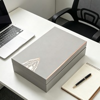 Caja de Regalo Rígida con Tapa y Base, Personalizada con Lámina Dorada, con Asa de Cinta de Satén y Bolsa de Papel para Té, Vino, Productos de Cuidado de la Piel y Regalos Premium