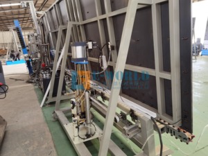 Robot de scellement de verre isolant SMT, machine de revêtement automatique de mastic CNC pour <span class=keywords><strong>double</strong></span> et triple <span class=keywords><strong>vitrage</strong></span> - Product Image 5