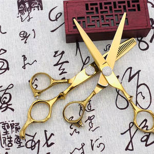 กรรไกรตัดผมอิโนะอุเอะโกลเด้น 6 นิ้ว กรรไกรซอยผม สแตนเลส 440C ด้ามยาวแบบเพชรเต็มด้าม - Product Image 5