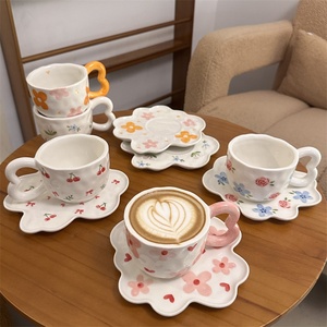 Ensemble de soucoupe de tasse à café en céramique de luxe léger fabriqué en usine peint à la main fleur cerise Design tasses à thé et soucoupes assiette cadeau <span class=keywords><strong>nuage</strong></span> - Product Image 5