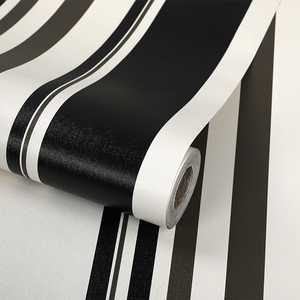 Autocollant de papier peint auto-adhésif moderne à rayures blanches <span class=keywords><strong>et</strong></span> noires <span class=keywords><strong>pour</strong></span> la décoration intérieure imperméable <span class=keywords><strong>pour</strong></span> le salon <span class=keywords><strong>et</strong></span> la <span class=keywords><strong>chambre</strong></span> à coucher - Product Image 1