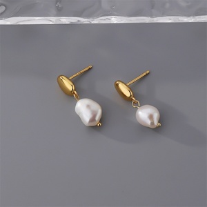 Pendientes de Perlas Naturales con Baño de Oro de 18k, Estilo Simple y Moderno - Product Image 6
