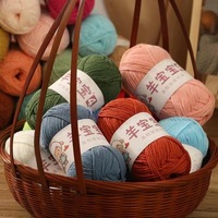 Mignon 4 plis peigné 100% fil de coton haute ténacité lait bébé laine pour bricolage tricot à la main teint motif boule et poupée