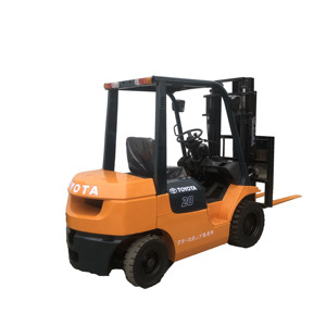 Second Hand Used High Quality Hot Japan Original for 2 Ton Diesel Forklift Truck Narrow Aisle Applications 1 Year Warranty - Product Image 1